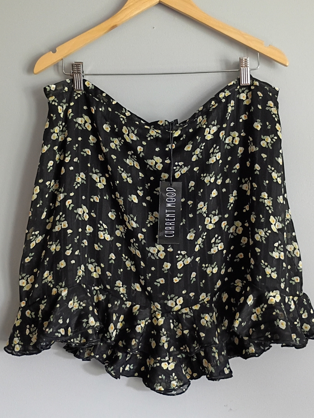 Current Mood Dolls Kill Black Floral Ruffle Mini Skirt NWT 1X